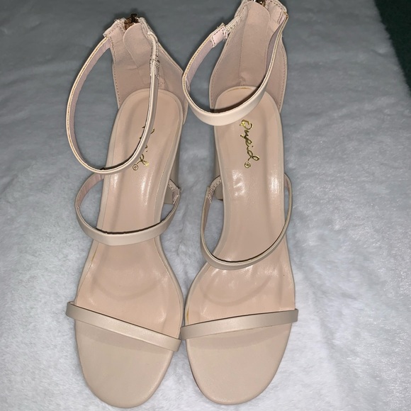 shoe - Picture 2 of 2